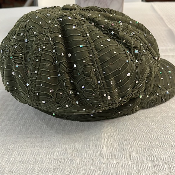Moss Green Women's Beret with Iron on Sequins NWT - Picture 6 of 11